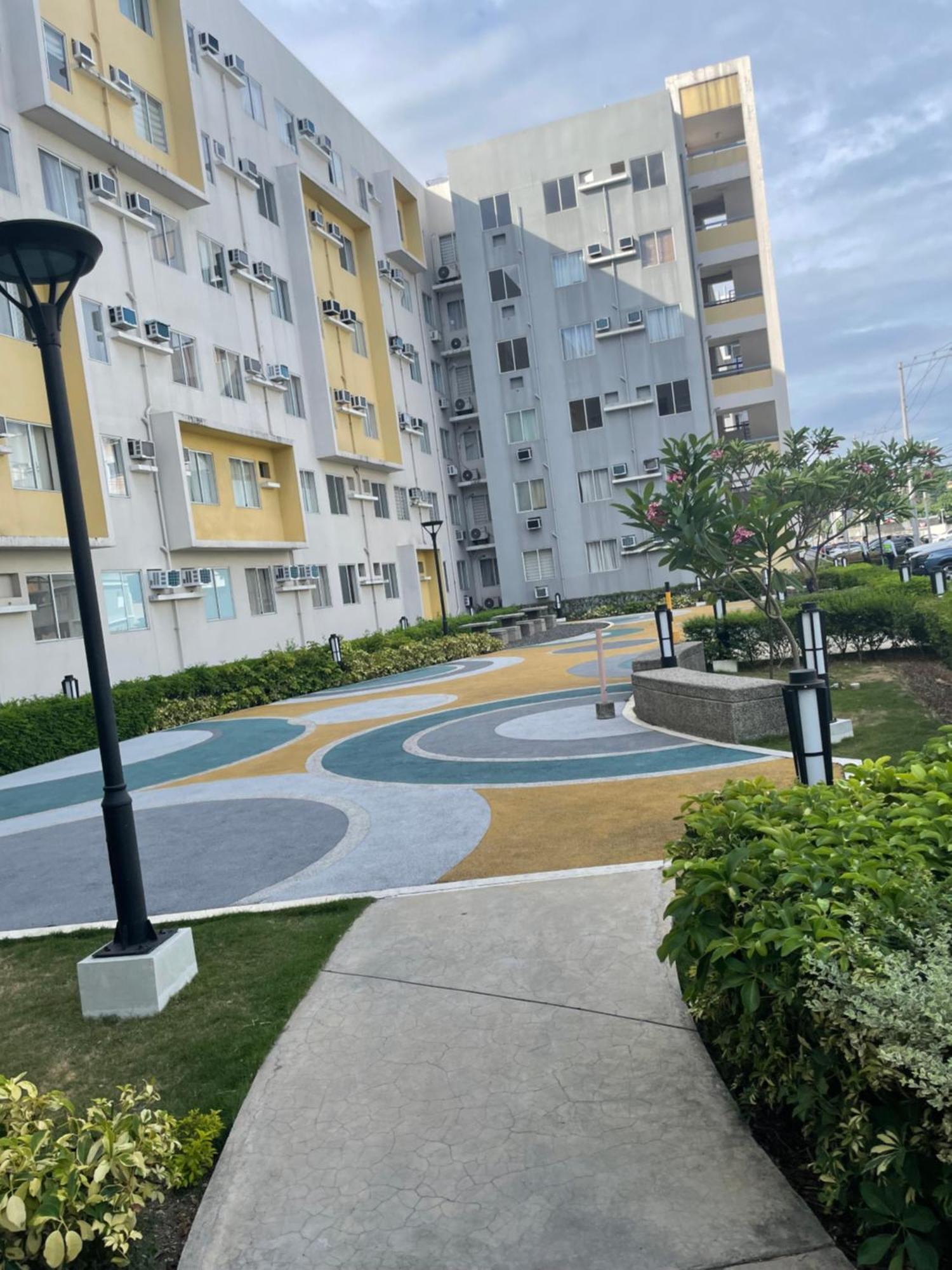 8 Spatial Condominium ダバオ　シティ エクステリア 写真